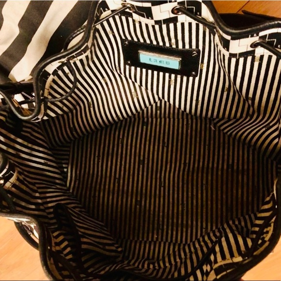 🖤🤍 L.A.M.B Vintage Drawstring Handbag 🖤🤍 - Picture 8 of 16